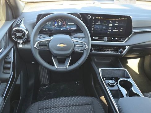 New 2026 Chevrolet Equinox LT image 16