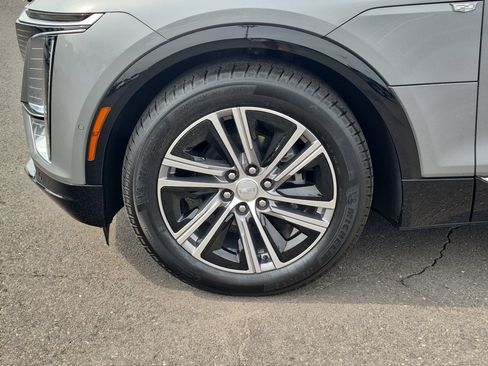Certified 2024 Cadillac Lyriq Luxury AWD/4WD image 33