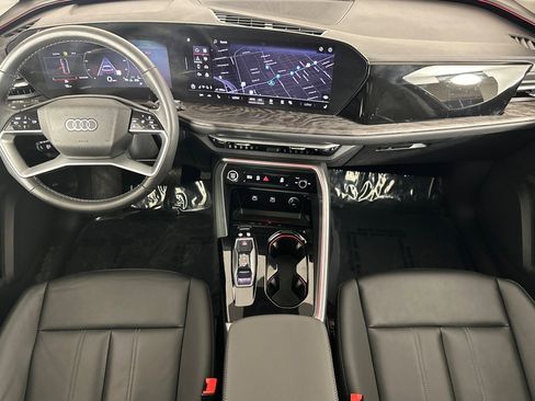 Used 2025 Audi Q5 Premium w/ 19" Wheel Package image 12