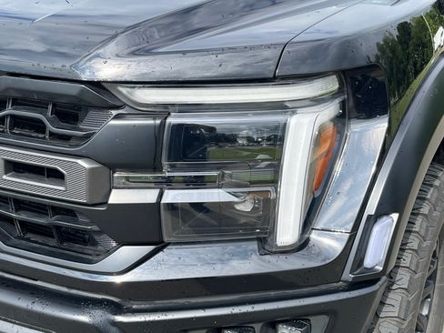 Used 2025 Ford F150 Raptor AWD/4WD image 13