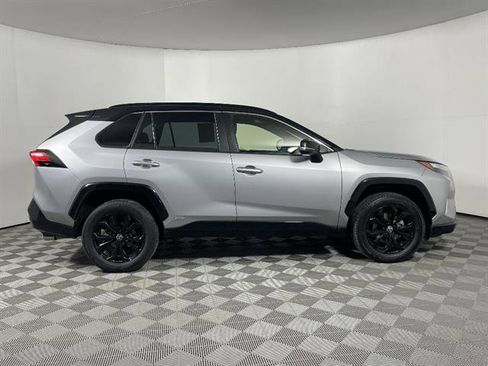 Certified 2022 Toyota RAV4 XSE w/ XSE Grade Weather Package AWD/4WD image 6