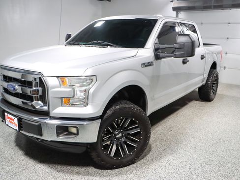 Used 2015 Ford F150 XLT image 30