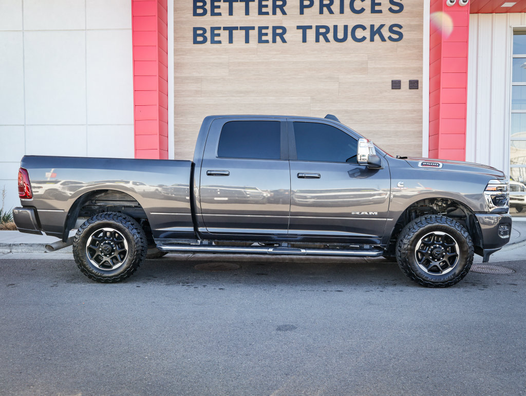 Used 2026 RAM 2500 Laramie AWD/4WD image 2