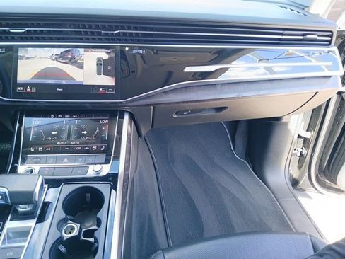 Used 2022 Audi Q8 Premium Plus image 18