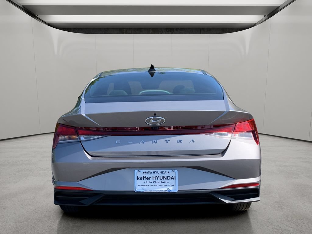 Certified 2023 Hyundai Elantra SEL FWD image 4