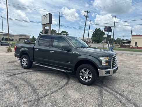 Used 2015 Ford F150 XLT w/ Equipment Group 302A Luxury AWD/4WD image 18