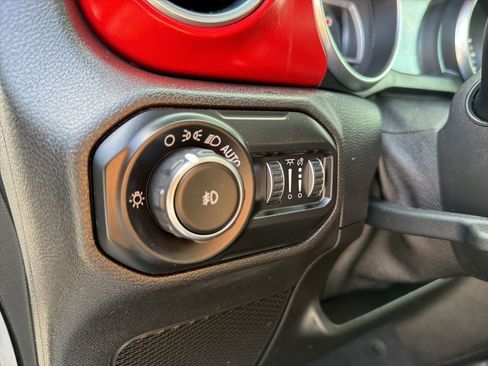 Used 2019 Jeep Wrangler Unlimited Rubicon image 45