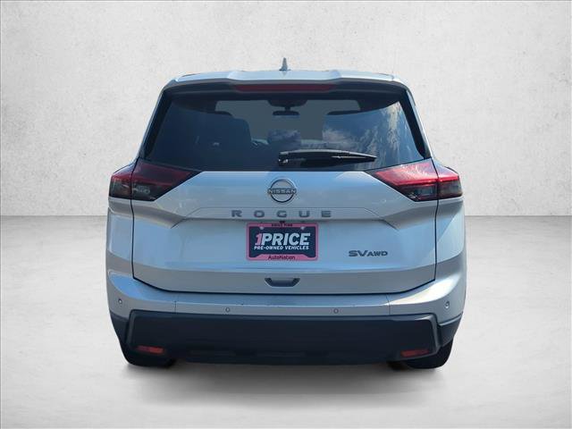 Used 2024 Nissan Rogue SV AWD/4WD image 7
