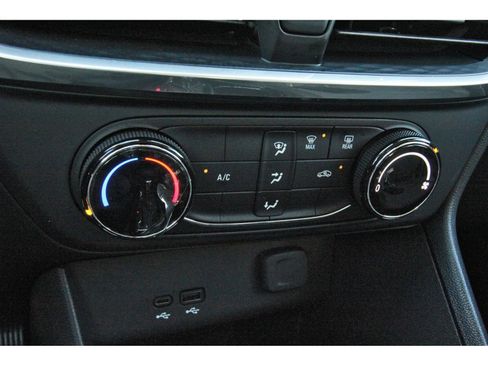 Used 2024 Buick Encore GX Preferred FWD image 28