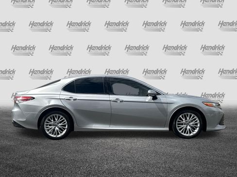 Used 2019 Toyota Camry XLE FWD image 3