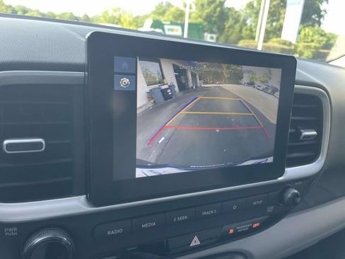Used 2024 Hyundai Venue SEL FWD image 26