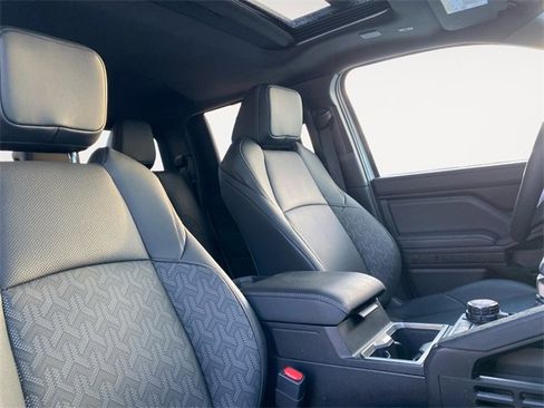 Used 2024 Toyota Tacoma Limited image 15