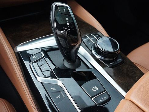 Used 2018 BMW M550i xDrive image 54