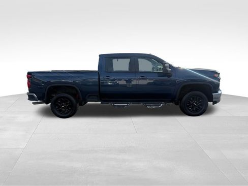 Used 2021 Chevrolet Silverado 2500 LT w/ Convenience Package image 15