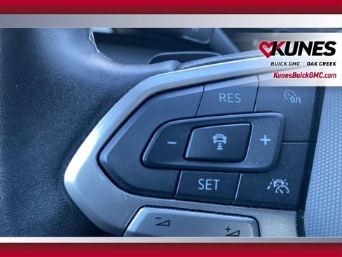 Used 2024 Volkswagen Atlas Cross Sport SE image 14