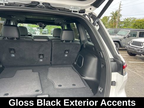 Used 2025 Jeep Grand Cherokee Limited w/ Black Appearance Package RWD image 32