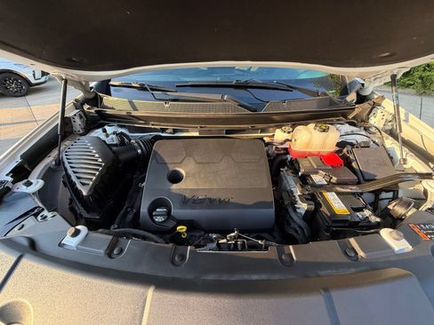 Used 2023 Chevrolet Traverse LT FWD image 36