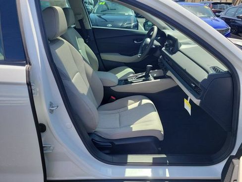 Certified 2025 Honda Accord SE image 8