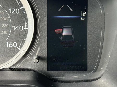 Used 2021 Toyota Corolla LE image 36