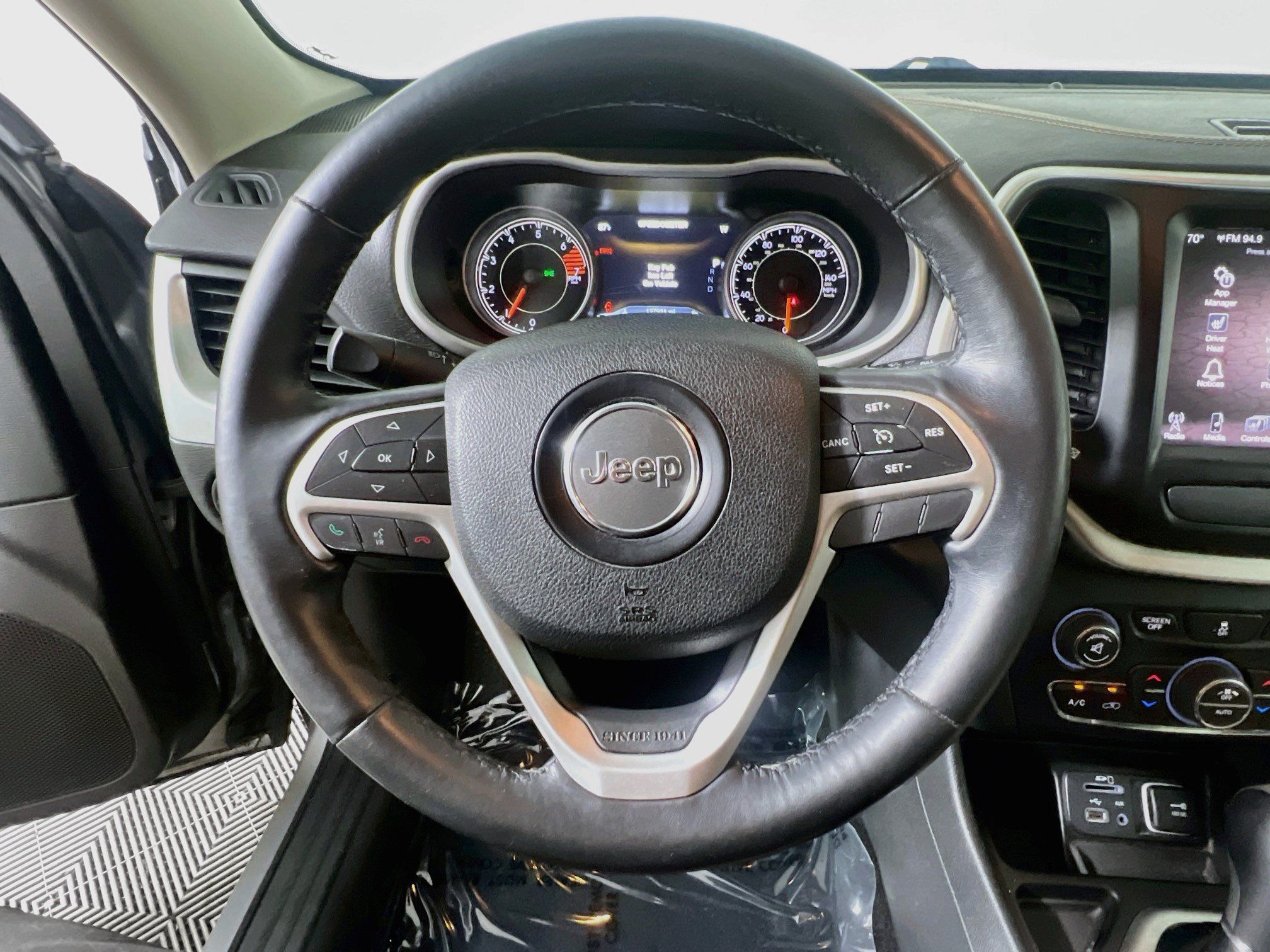 Used 2016 Jeep Cherokee Limited FWD image 18