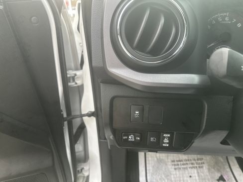 Used 2021 Toyota Tacoma TRD Off-Road w/ Technology Package image 16