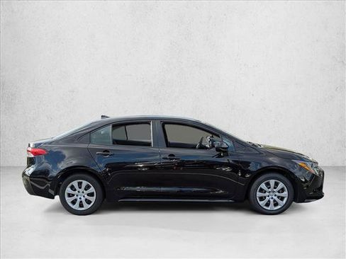 Certified 2025 Toyota Corolla LE image 4