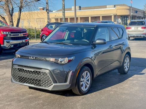 Used 2025 Kia Soul LX FWD image 13