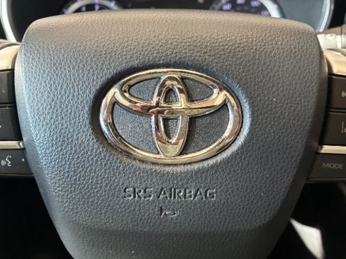 Used 2022 Toyota Highlander XSE AWD/4WD image 23