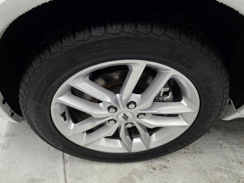 Used 2024 Dodge Durango GT RWD image 9