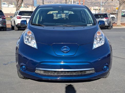 Used 2016 Nissan Leaf SV w/ Premium Package image 11