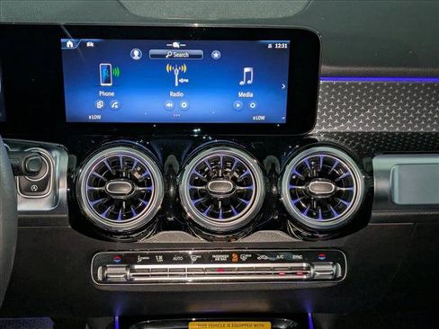 Certified 2025 Mercedes-Benz GLB 250 4MATIC image 17