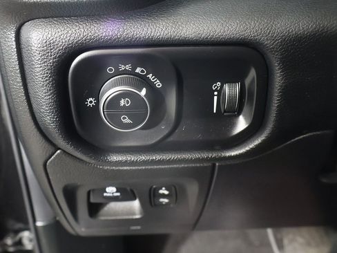 Used 2020 RAM 1500 Big Horn image 28