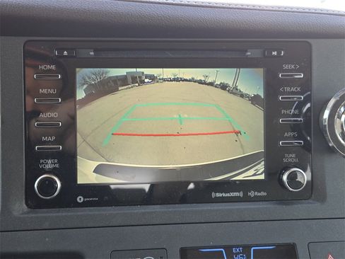 Used 2020 Toyota Sienna XLE image 19