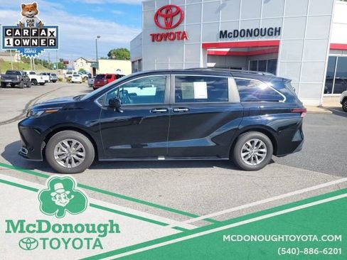 Used 2024 Toyota Sienna XLE FWD image 6