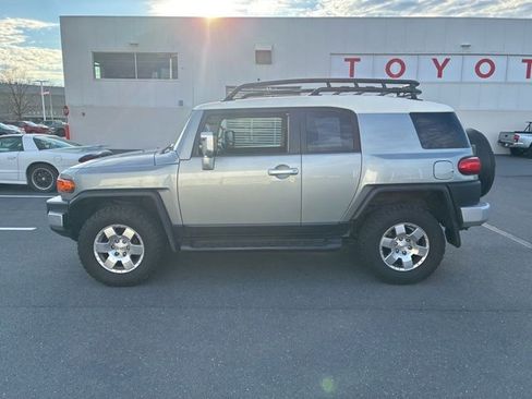 Used 2010 Toyota FJ Cruiser 4WD image 14