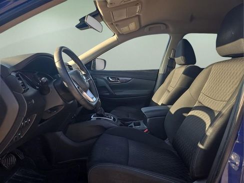 Used 2020 Nissan Rogue SV image 20