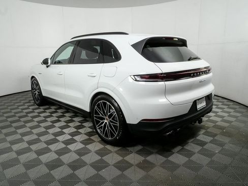 New 2026 Porsche Cayenne AWD image 3