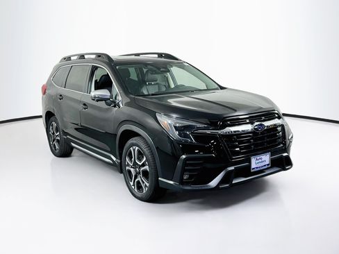 Used 2023 Subaru Ascent Limited w/ Technology Package AWD/4WD image 3
