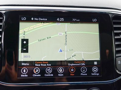 Used 2022 Jeep Grand Cherokee Laredo X image 52