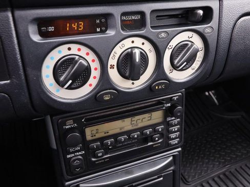 Used 2000 Toyota MR2 image 13