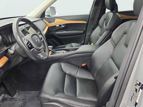 Used 2021 Volvo XC90 T6 Momentum w/ Climate Package image 37