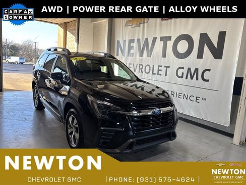 Used 2023 Subaru Ascent Premium w/ Convenience Package image 1