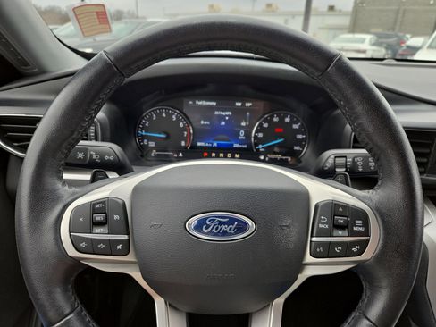 Used 2020 Ford Explorer XLT w/ Equipment Group 202A image 10