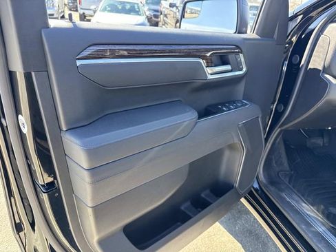 Used 2025 GMC Sierra 1500 Elevation image 19
