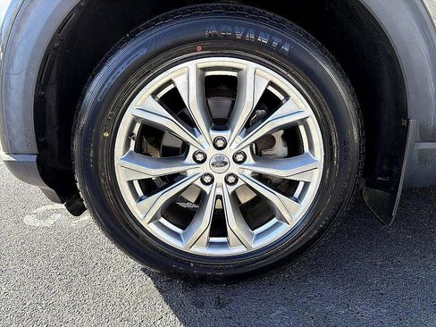 Used 2020 Ford Explorer XLT w/ Equipment Group 202A image 8