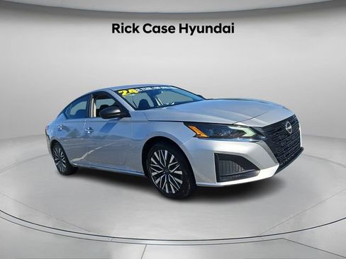 Used 2024 Nissan Altima 2.5 SV image 9