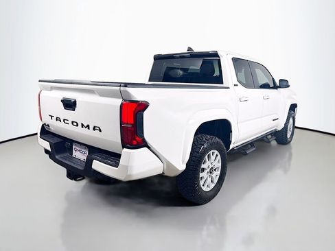 Used 2025 Toyota Tacoma SR5 AWD/4WD image 7