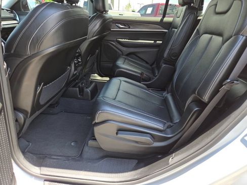 Used 2023 Jeep Grand Cherokee L Limited AWD/4WD image 24