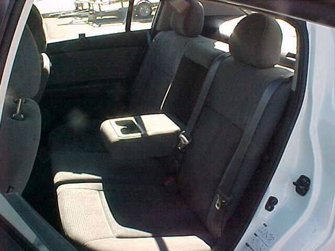 Used 2010 Nissan Sentra 2.0 SR FWD image 11