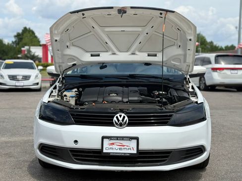 Used 2012 Volkswagen Jetta SE FWD image 18